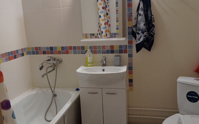 Yevrodvukhkomnatnaya na Revolyutsii 52 B Flat