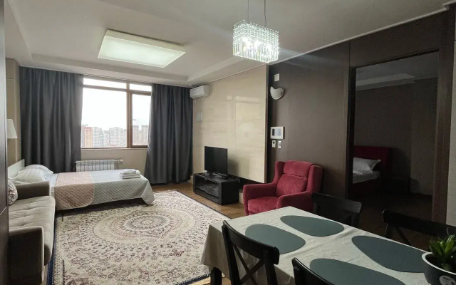 12j Etazh S Shikarnym Vidom Na Mechet', Vozle Posol'stva SSHA Apartment