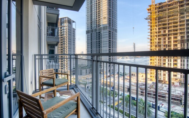 Апартаменты Bright 2BR, Top tower Creek Rise