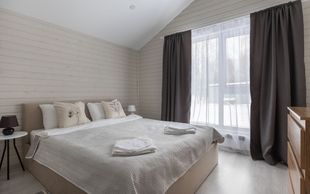 Point 383 Berezovyj Guest House