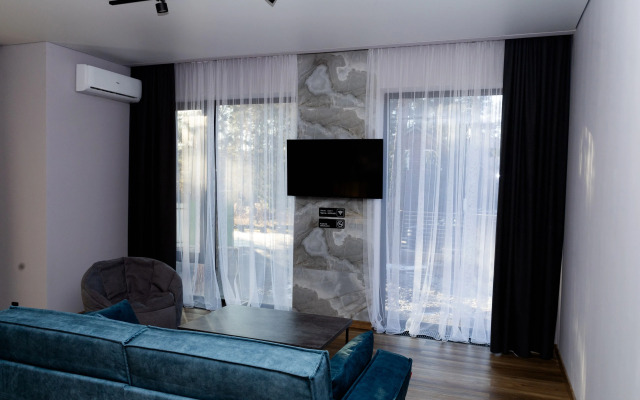 s 2-mya spalnyami Private house