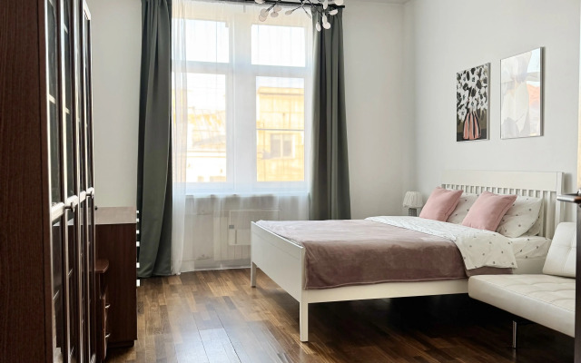 Квартира Просторная двухкомнатная в сердце Петроградки