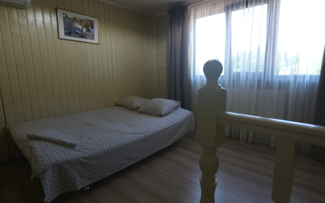 Shossejnaya 10 Guest House
