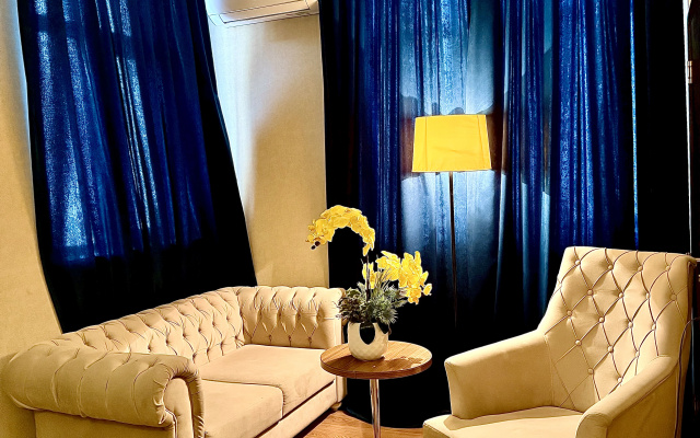 Golden Street Hotel