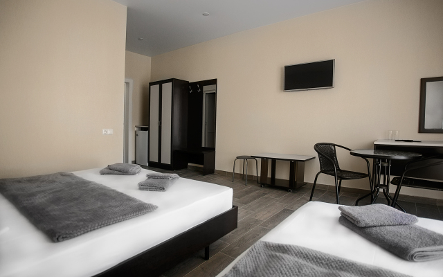 Diamond Delux Guest House