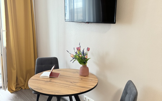 Studiya V Teplykh Ottenkakh Flat