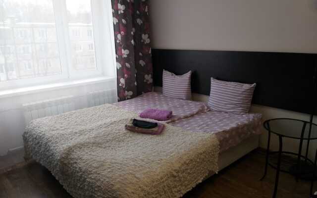 Parizh Na Shkolnoy Apartments