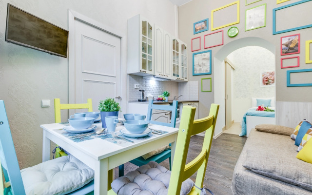 Apartamenty u Nevskogo prospekta i  Kazanskogo sobora (K25)