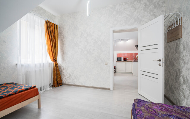 BaltAtlantik nomer v stile Barbi Flat