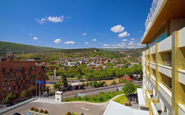 Отель Sheraton Grand Tbilisi Metechi Palace