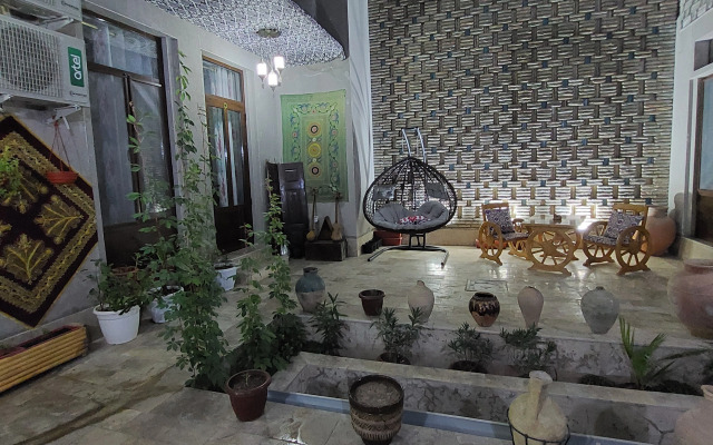 Gulnaraxanum Hotel
