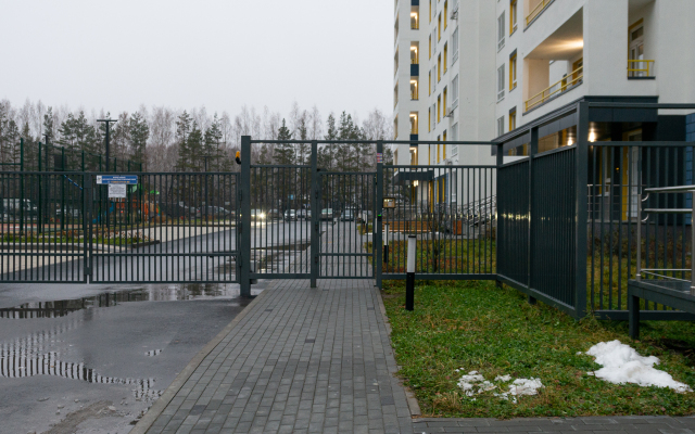 Lyuks Akvamarin s Dizaynerskim Remontom, Dlya Bolshoy Semi Apartments