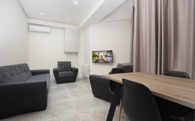 Stay Inn on Saryan Str. 26/3-7 Apartments