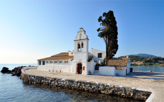 Pontikonisi Hotel