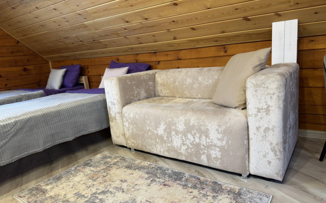 Uyutny Derevyanny Domik U Reki Private House