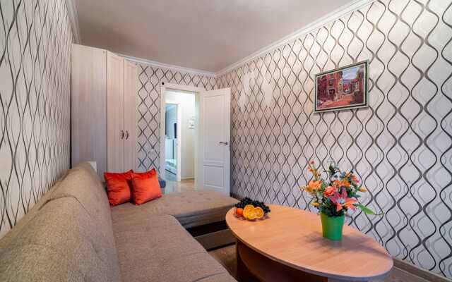 Dvukhkomnatnye U Severnogo Vokzala Apartments