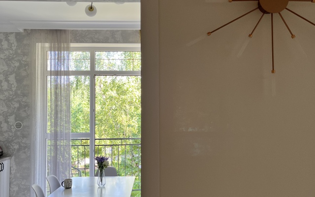 Апартаменты Квартира на улице Радужной 3