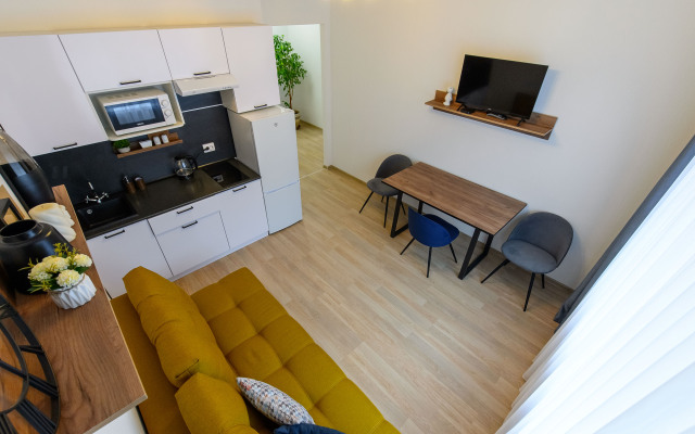 Квартира двухкомнатная Азина 25