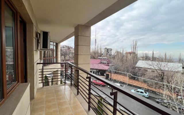 Hotel Grand Hills