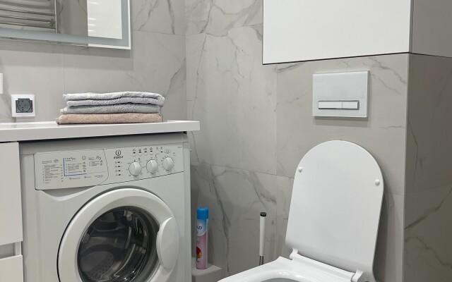 Yasny Bereg 33 (9 Etazh) Flat