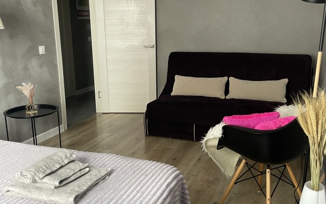 Na Karpinskogo 14 Flat