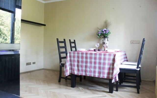 Na Ulitse Zhukovskogo 10 Flat