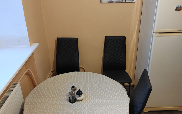 V Tsentre Na Lenina S Liftom Flat