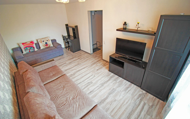 2kh Komnatnye Apartamenty U Zhd Vokzala Flat