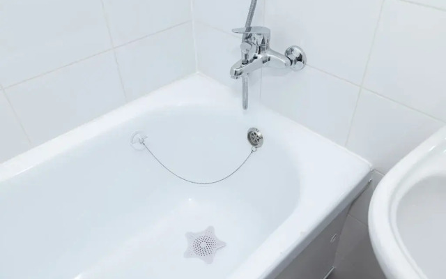 U Metro Aminyevskaya Flat