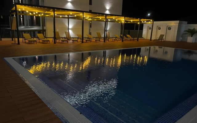 Casablanka Hit s Bolshoy Terrasoy s Vidom na More Apartments