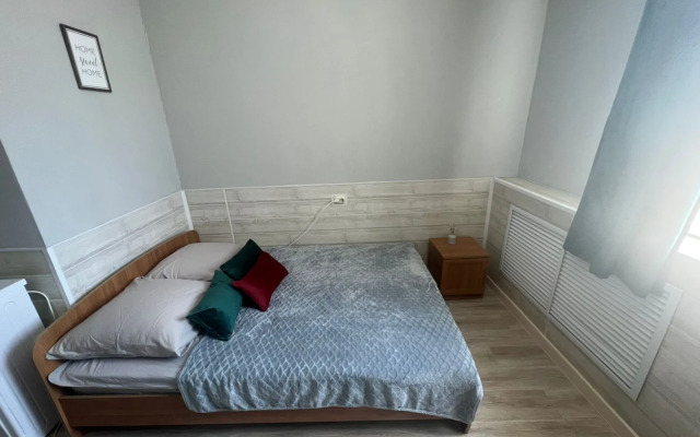 Uyutnaya Studiya V Samom Tsentre Apartments