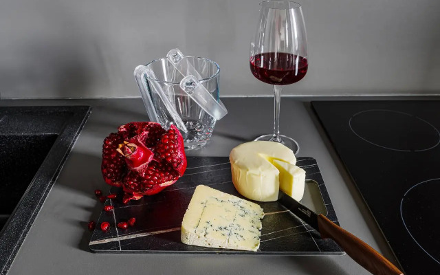 Апартаменты VEROM с видом на реку и город