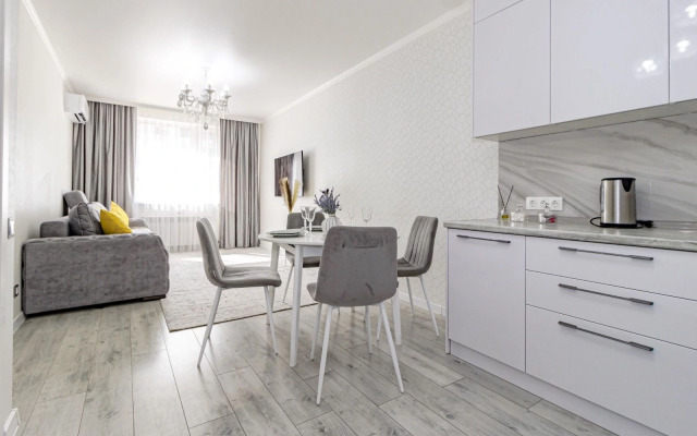 Svetlye I Uyutnye Ryadom S Dostoprimechatelnostyami Apartments