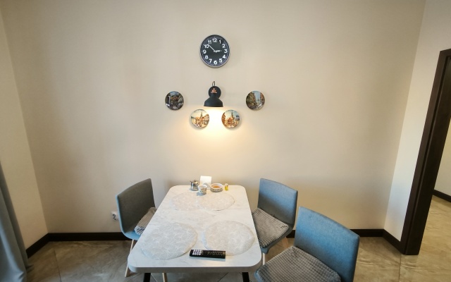 Апартаменты на 8-м этаже в центре, 70 кв. м.