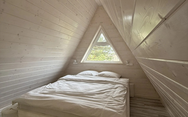 Частный дом Афрейм на берегу реки Пра