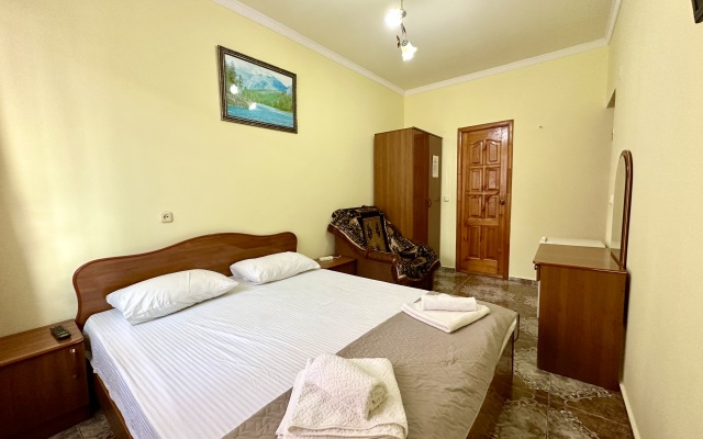 MartLen Guest House