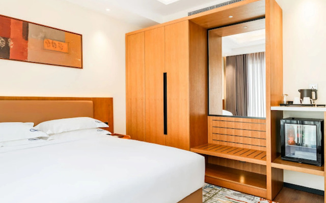 Bamus Sarovar Portico Hotel