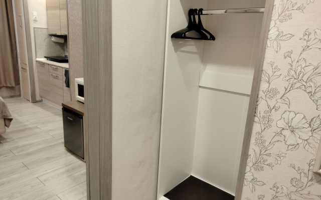 L&R Room Apartments