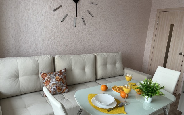 Komfort-Klassa Vozle Trk Fiesta, Nachalo Parkovogo Flat