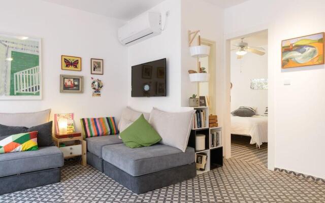 Vintage & Chic With Patio By Feelhome Apartments