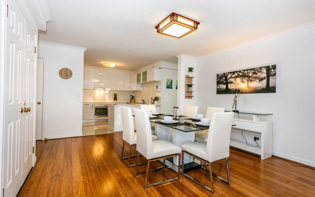Upscale In Surfers Paradise Apartments