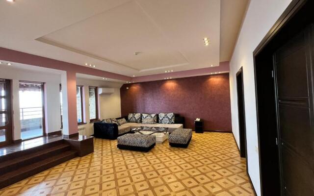 Hotel Grand Hills
