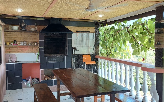 S Vidom na Gory Luchana Private House