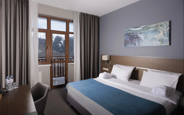 Green Flow Hotel