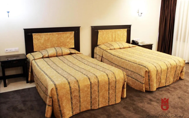 Grand Mir Hotel