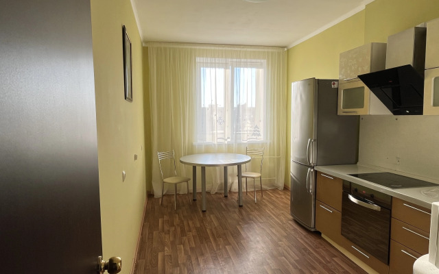 Prostornaya Kvartira V Tsentre Goroda Flat