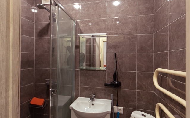 Na Shkolnoj Ulitse 10B Apartments