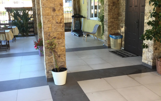 San-Mari Guest House