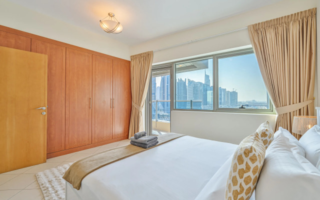 Marcopolo - Lavish 2BR next to Metro & Tram Apartments