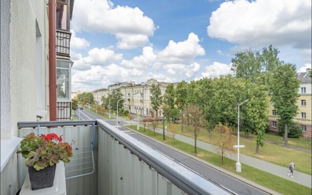 Lux na Ploschadi Pobedy Apartments